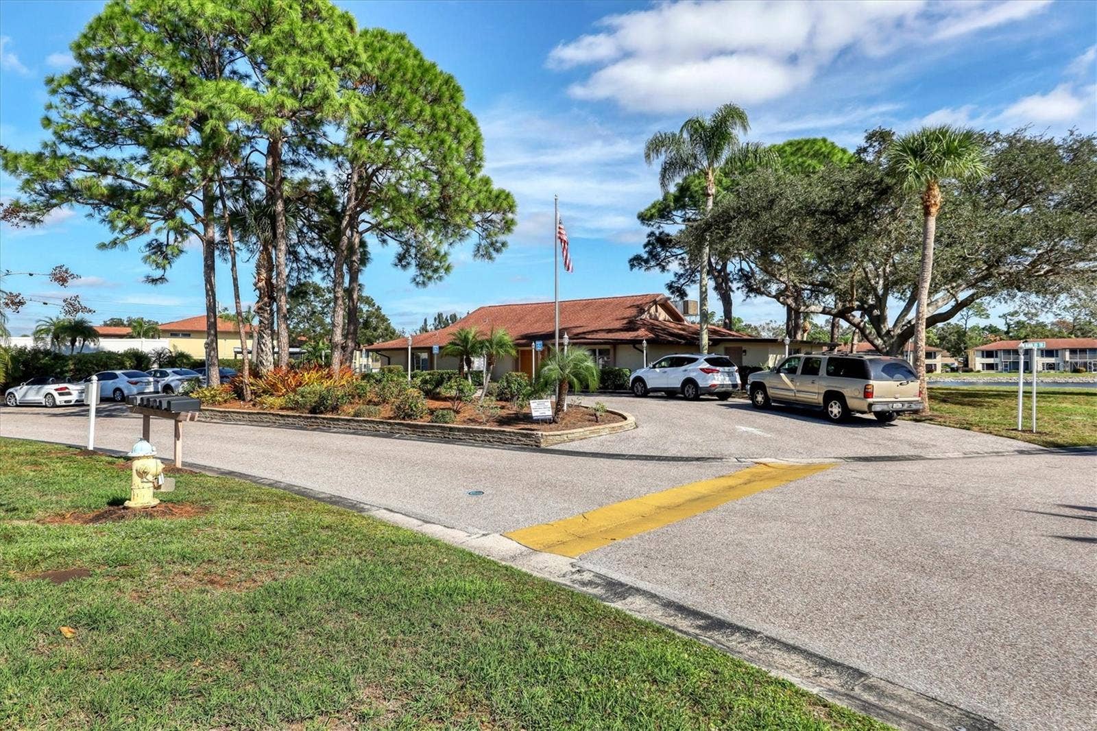 4538 PAWNEE TRAIL, #197, Sarasota, FL 34233 Lakeside Clubhouse