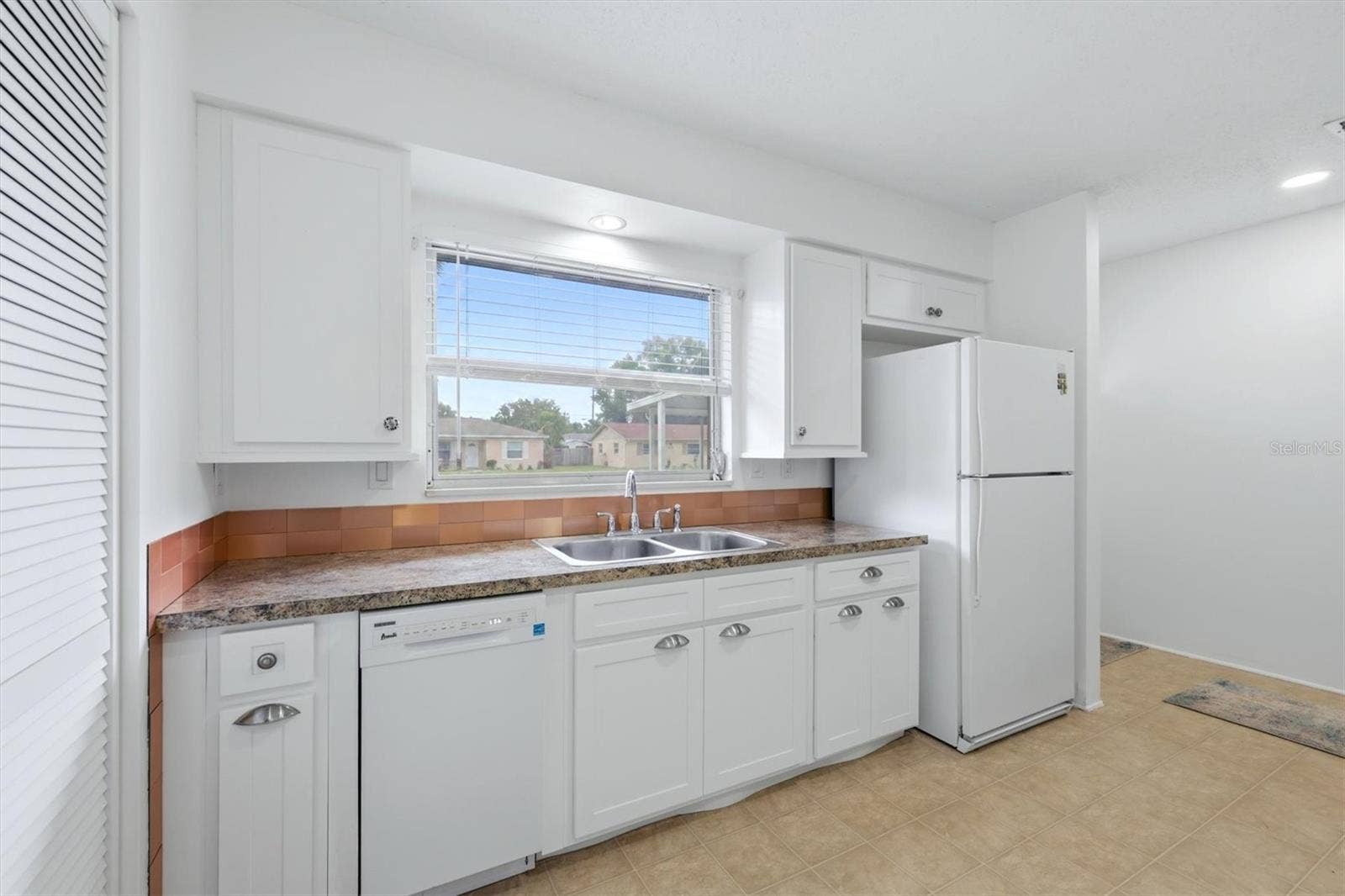 4538 PAWNEE TRAIL, #197, Sarasota, FL 34233 Plenty of natural light