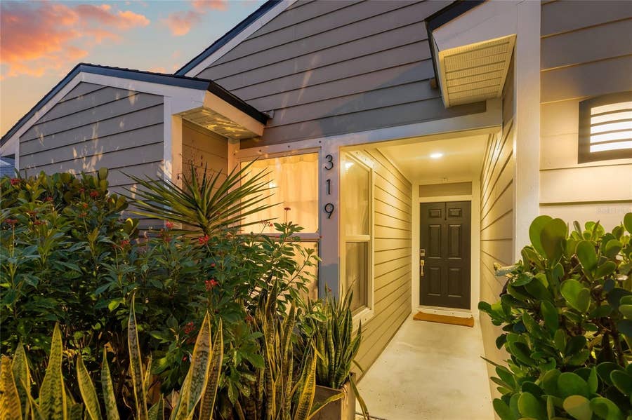 Property photo for 319 BEARDED OAKS CIRCLE, Sarasota, FL