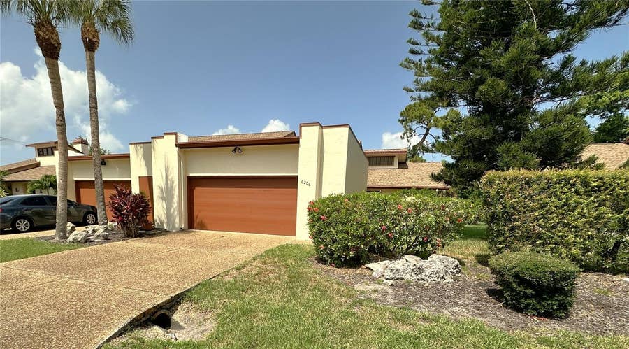 Property photo for 6206 COURTSIDE DRIVE, Bradenton, FL