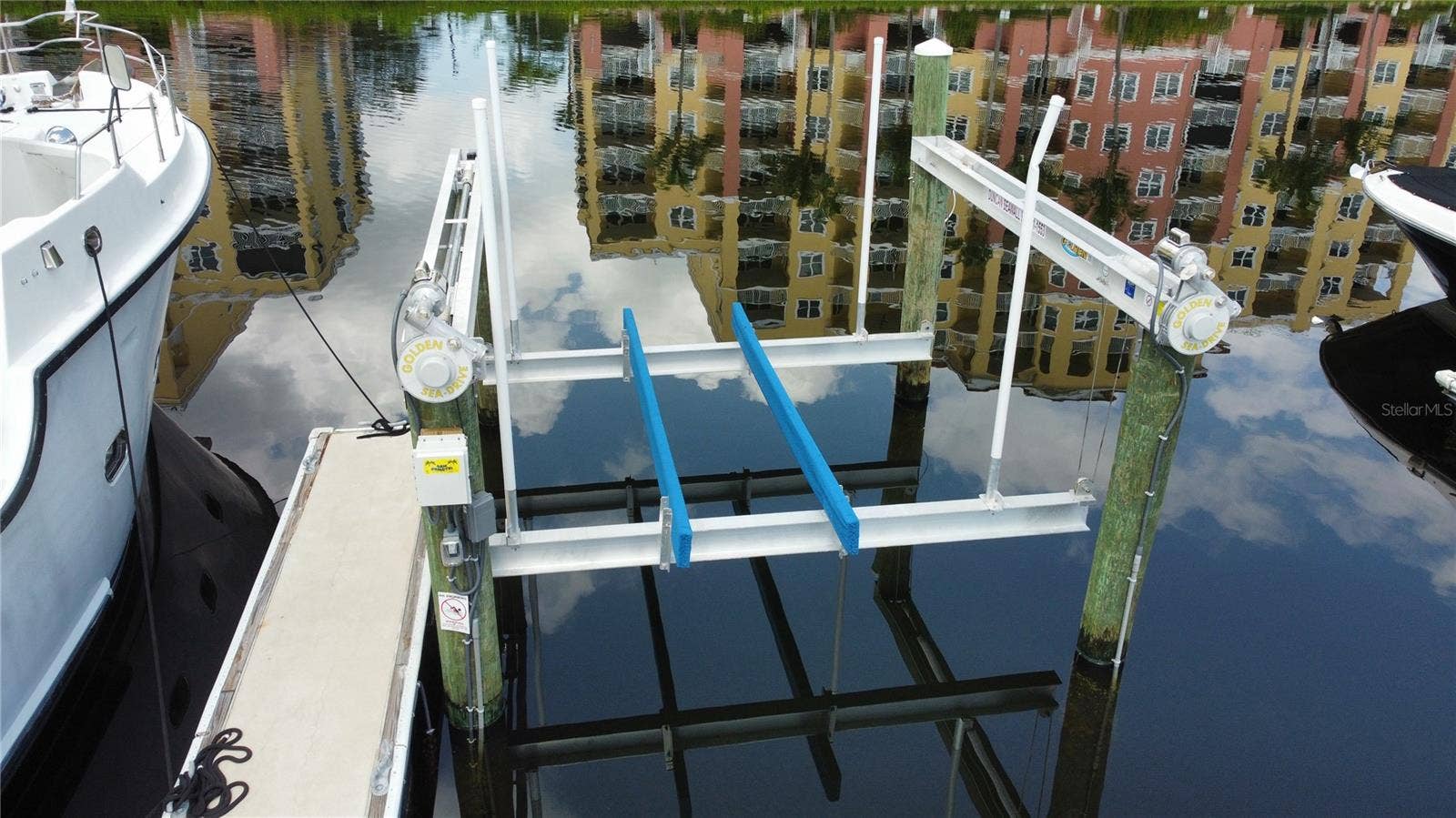 102 RIVIERA DUNES WAY, #S-88, Palmetto, FL 34221 Boat Lift