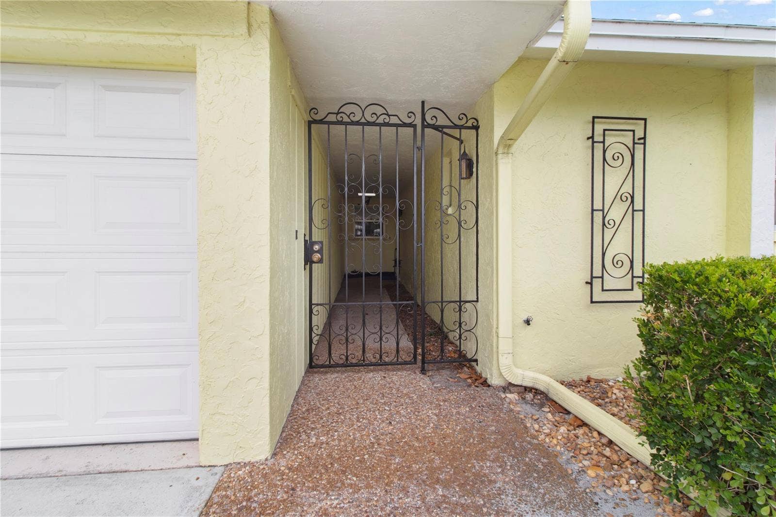 7011 10TH AVENUE W, Bradenton, FL 34209 7011 10TH AVENUE W, Bradenton, FL 34209