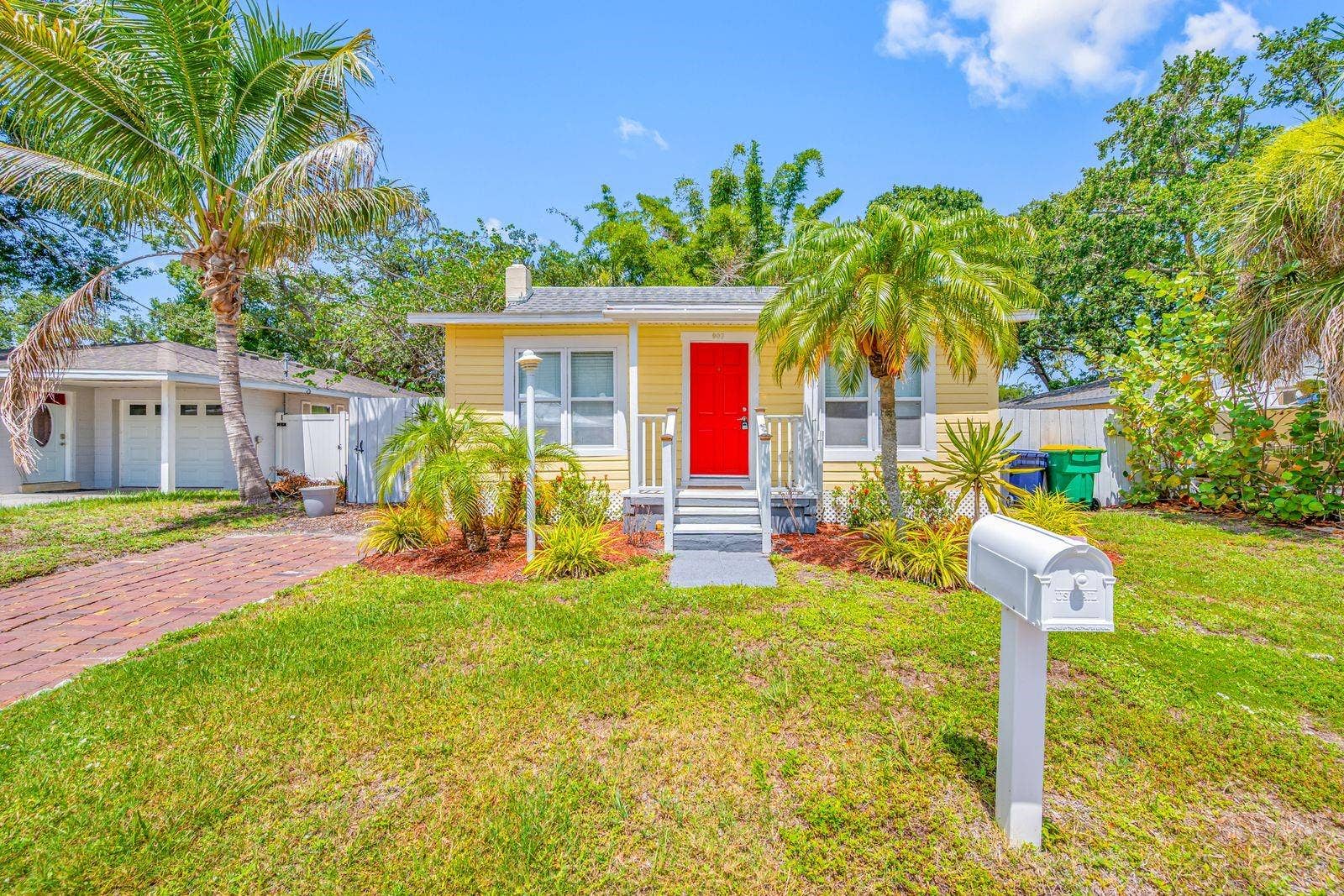907 18TH AVENUE W, Palmetto, FL 34221 907 18TH AVENUE W, Palmetto, FL 34221