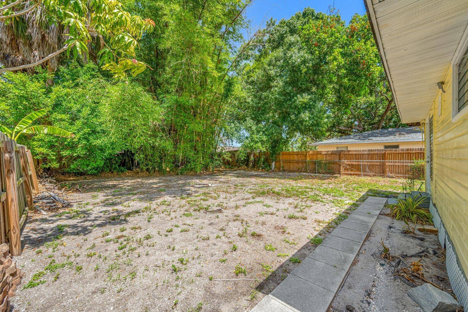907 18TH AVENUE W, Palmetto, FL 34221 907 18TH AVENUE W, Palmetto, FL 34221