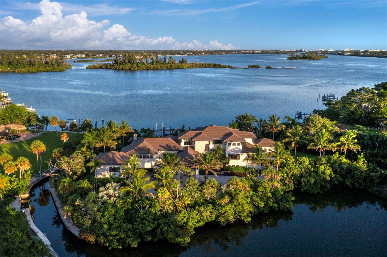 3799 FLAMINGO AVENUE, Sarasota, FL 34242 3799 FLAMINGO AVENUE, Sarasota, FL 34242