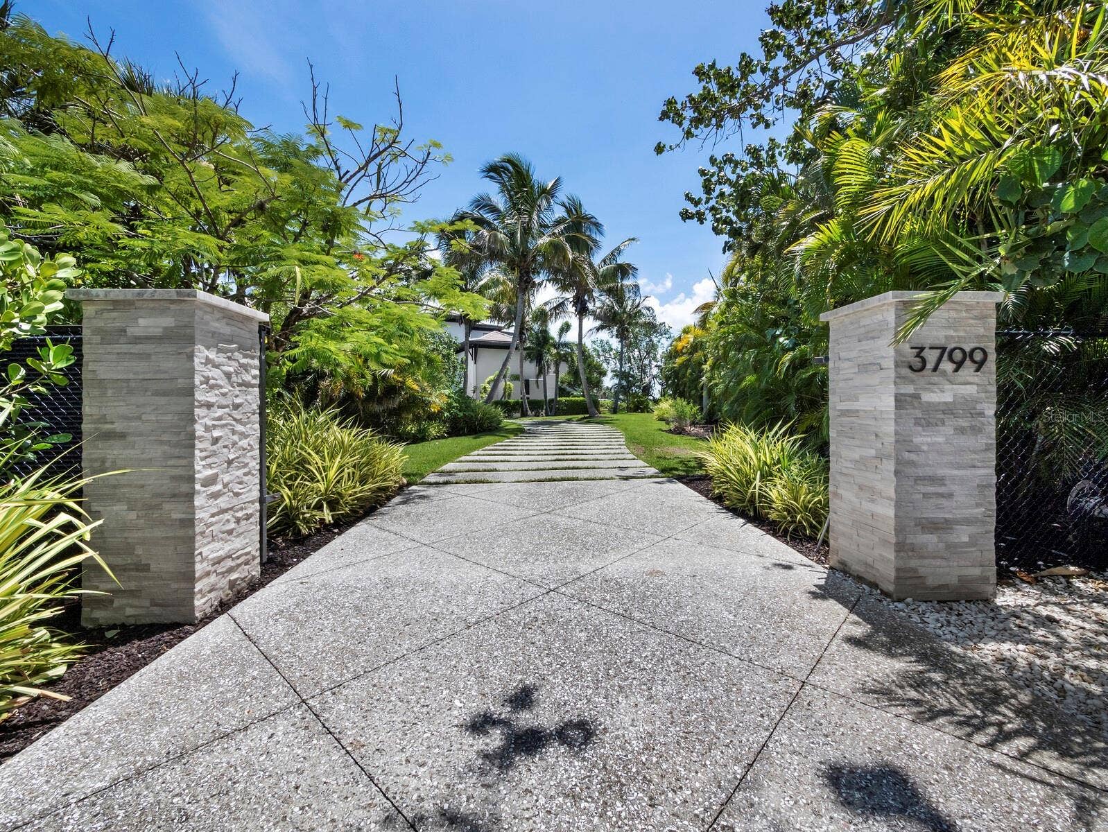 3799 FLAMINGO AVENUE, Sarasota, FL 34242 3799 FLAMINGO AVENUE, Sarasota, FL 34242