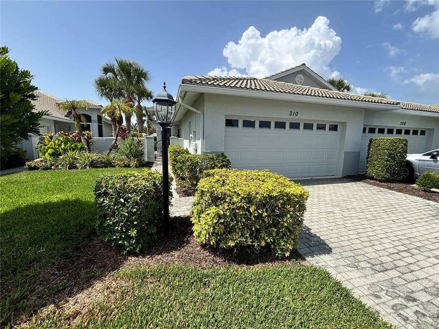Property photo for 310 RECLINATA CIRCLE, Venice, FL