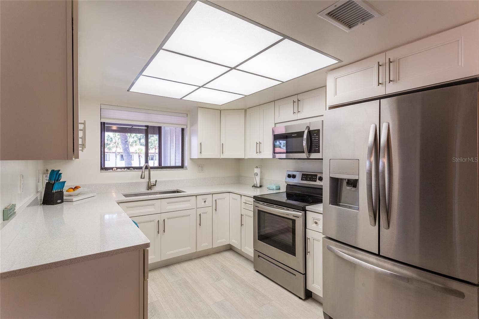 3500 EL CONQUISTADOR PARKWAY, #268, Bradenton, FL 34210 Remodeled Kitchen