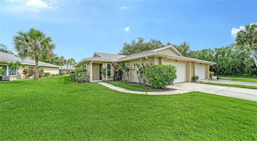 Property photo for 5689 EVERGREEN DRIVE, #18, Sarasota, FL