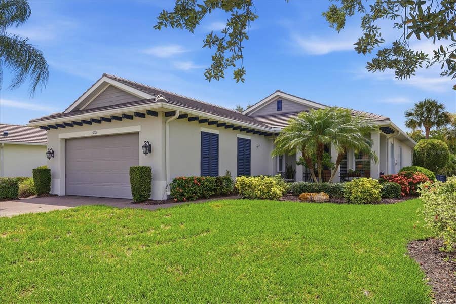Property photo for 5029 LAKE OVERLOOK AVENUE, Bradenton, FL