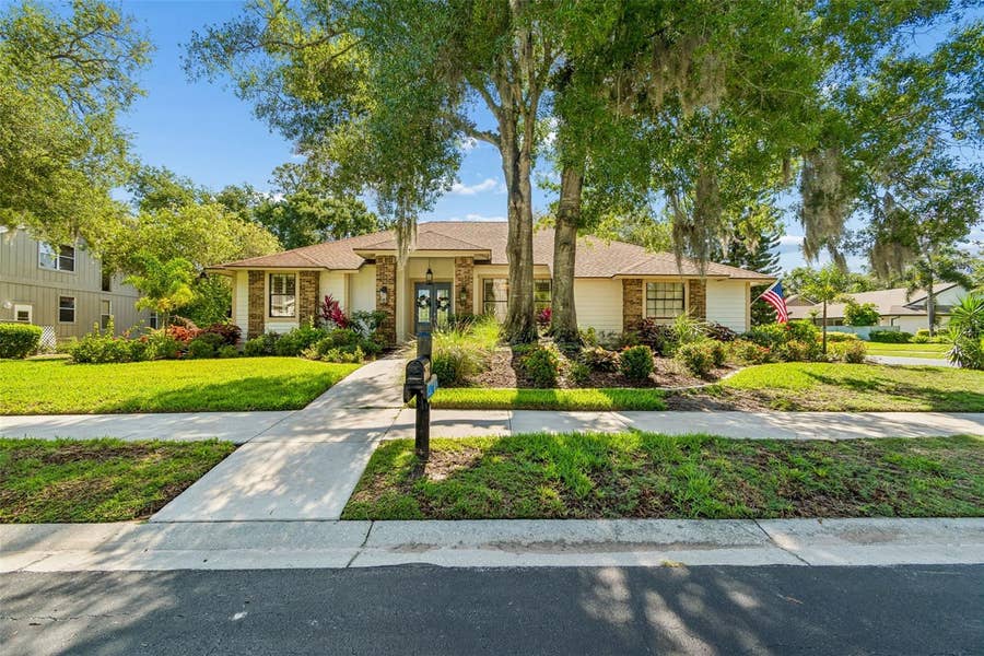 Property photo for 4627 TRAILS DRIVE, Sarasota, FL
