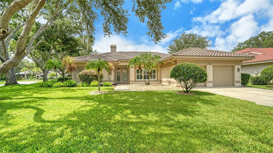 Property photo for 4322 HIGHLAND OAKS CIRCLE, Sarasota, FL