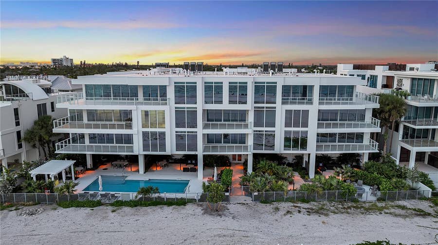Property photo for 70 AVENIDA VENECCIA, #204, Sarasota, FL