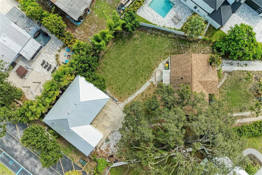 Property photo for 1300 LOMA LINDA COURT, Sarasota, FL