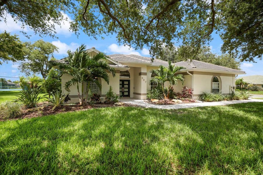 Property photo for 567 LAKE OF THE WOODS DRIVE, Venice, FL