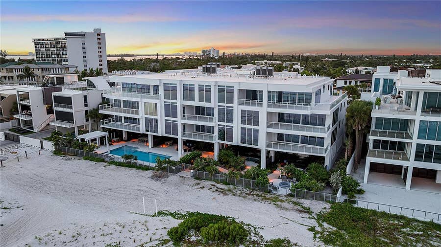 Property photo for 70 AVENIDA VENECCIA, #304, Sarasota, FL