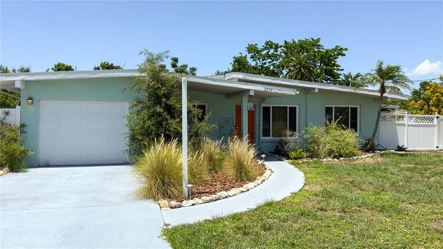 Property photo for 2215 ALVARADO LANE, Sarasota, FL