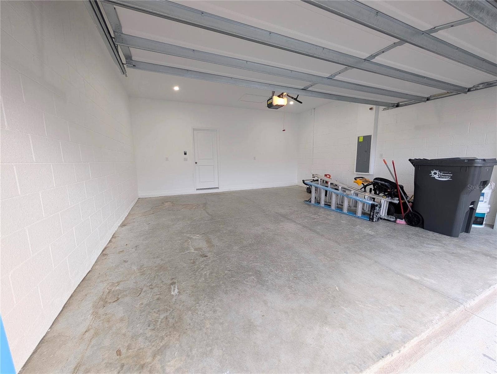 5763 BUNGALOW GROVE COURT, Palmetto, FL 34221 5763 BUNGALOW GROVE COURT, Palmetto, FL 34221