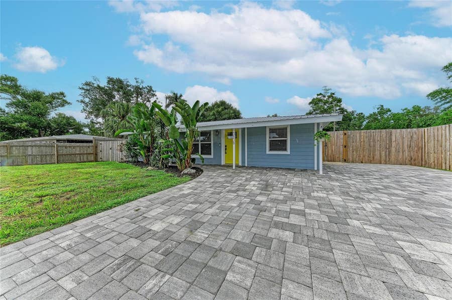 Property photo for 3138 WILLIAMSBURG STREET, Sarasota, FL