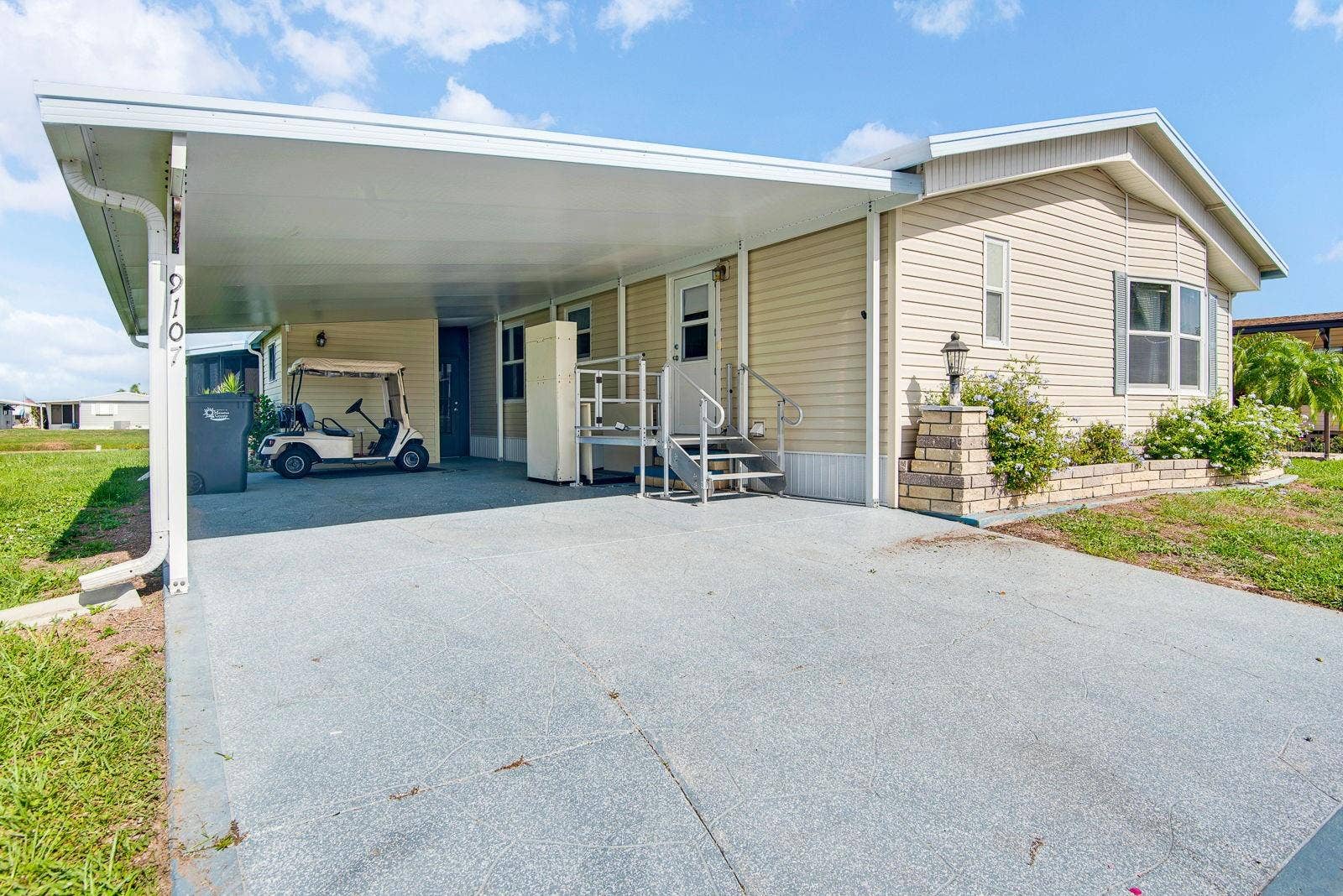 9107 34TH AVENUE E, Palmetto, FL 34221 9107 34TH AVENUE E, Palmetto, FL 34221