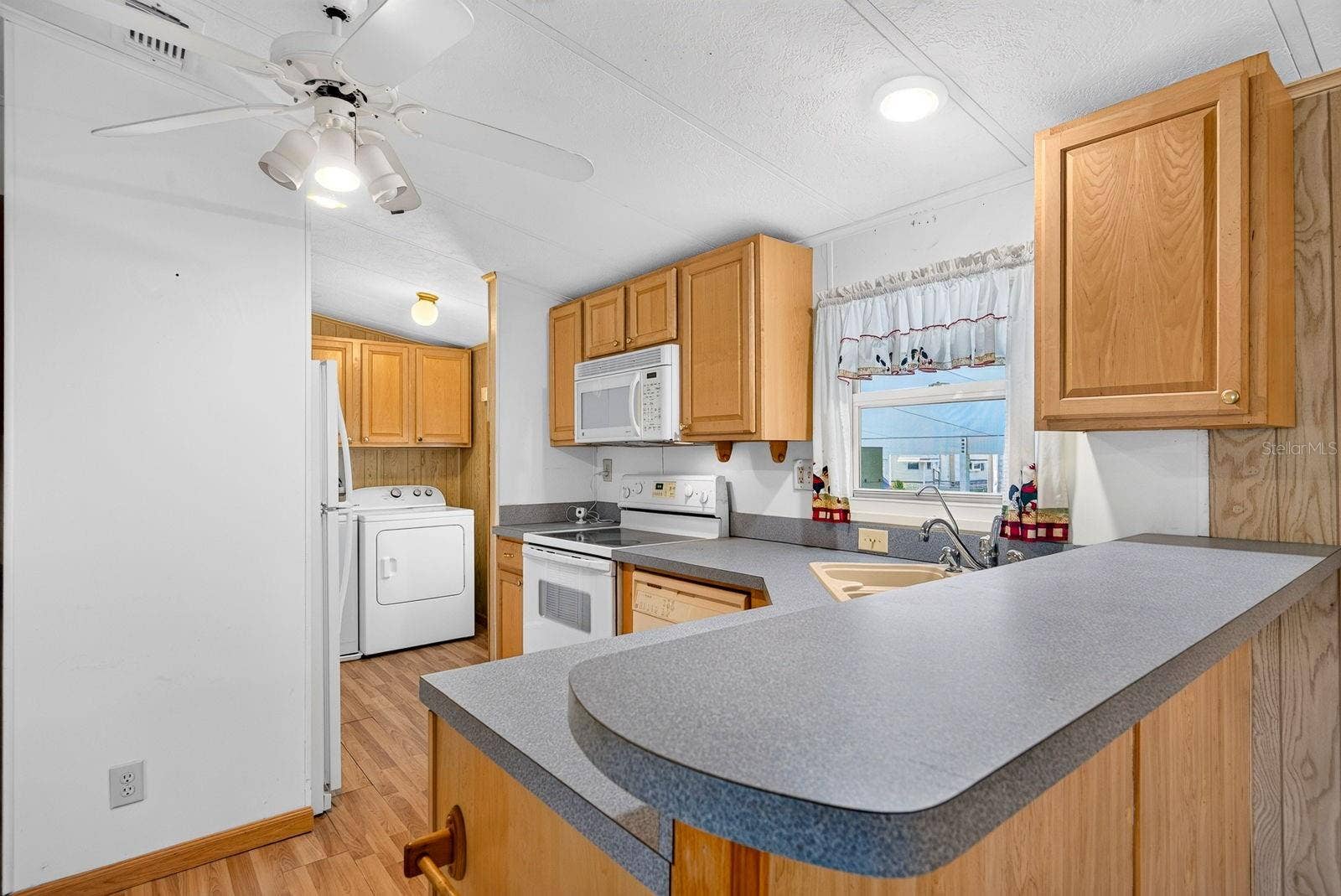 9107 34TH AVENUE E, Palmetto, FL 34221 9107 34TH AVENUE E, Palmetto, FL 34221