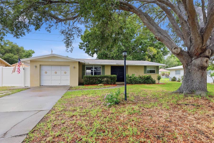 Property photo for 2173 FIESTA DRIVE, Sarasota, FL