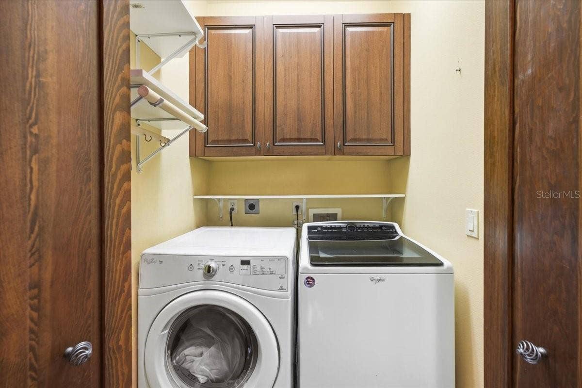 1719 7TH STREET, Sarasota, FL 34236 Second-Level Laundry W/ Gas & Electric Dryer Hook Up