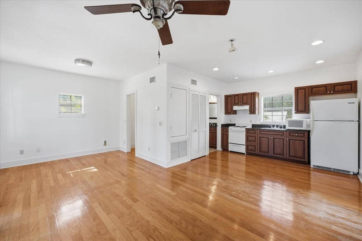 1719 7TH STREET, Sarasota, FL 34236 484 Sq Ft Studio Casita