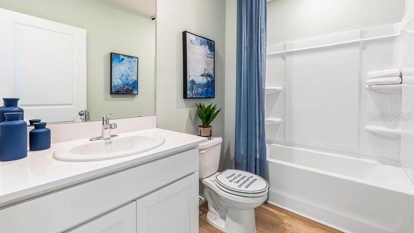 5720 SILVER MOONLIGHT DRIVE, Palmetto, FL 34221 5720 SILVER MOONLIGHT DRIVE, Palmetto, FL 34221