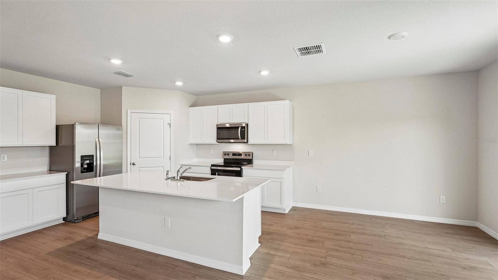 5724 SILVER MOONLIGHT DRIVE, Palmetto, FL 34221 5724 SILVER MOONLIGHT DRIVE, Palmetto, FL 34221