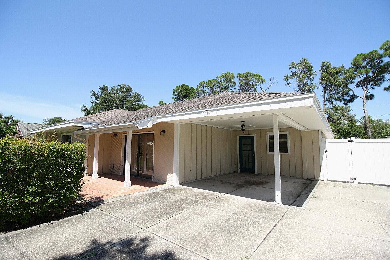 2516 E MILMAR DRIVE, Sarasota, FL 34237 2516 E MILMAR DRIVE, Sarasota, FL 34237