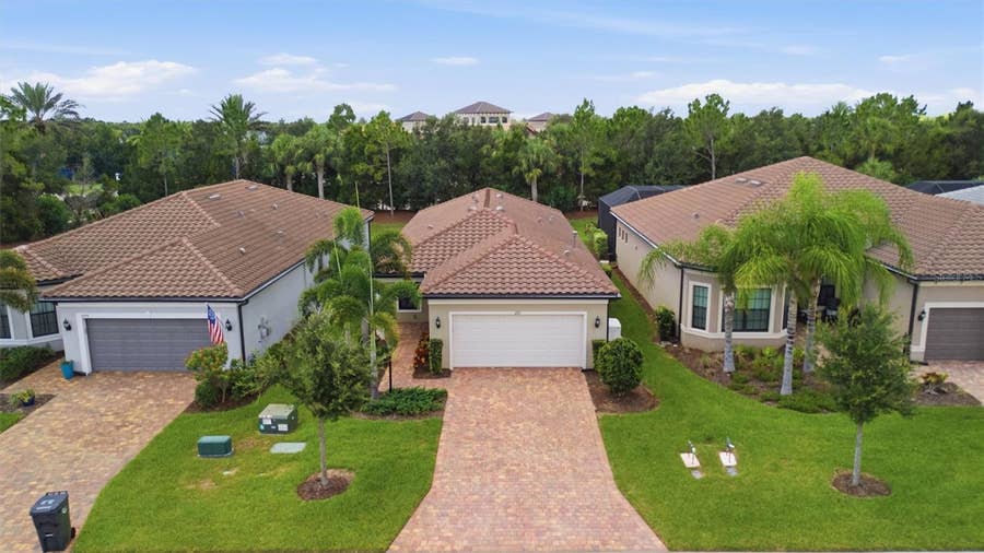 Property photo for 6713 ALSTEAD CIRCLE, Bradenton, FL