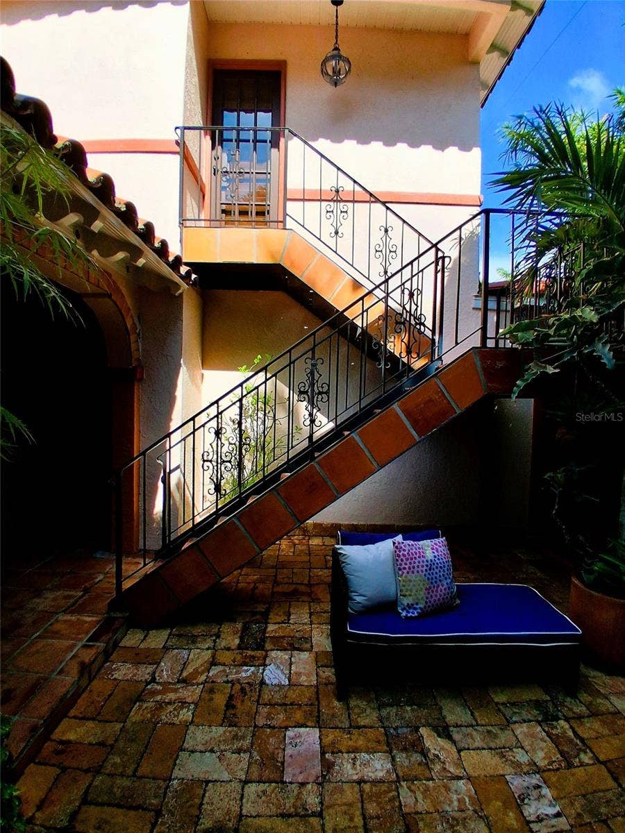 Property photo for 451 WOODLAND DRIVE, Sarasota, FL
