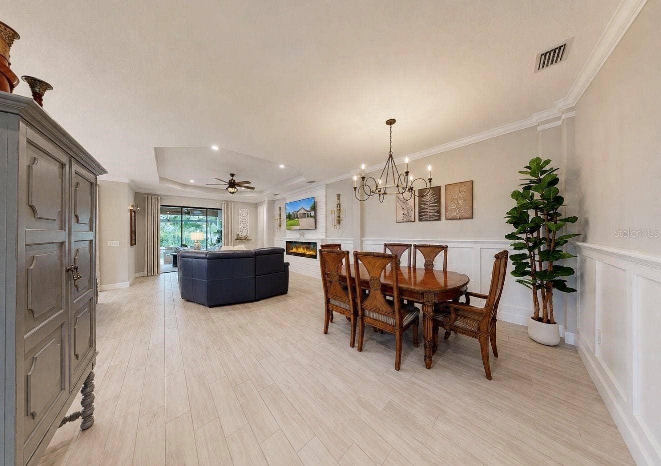 Dining Room Area with Custom Walls