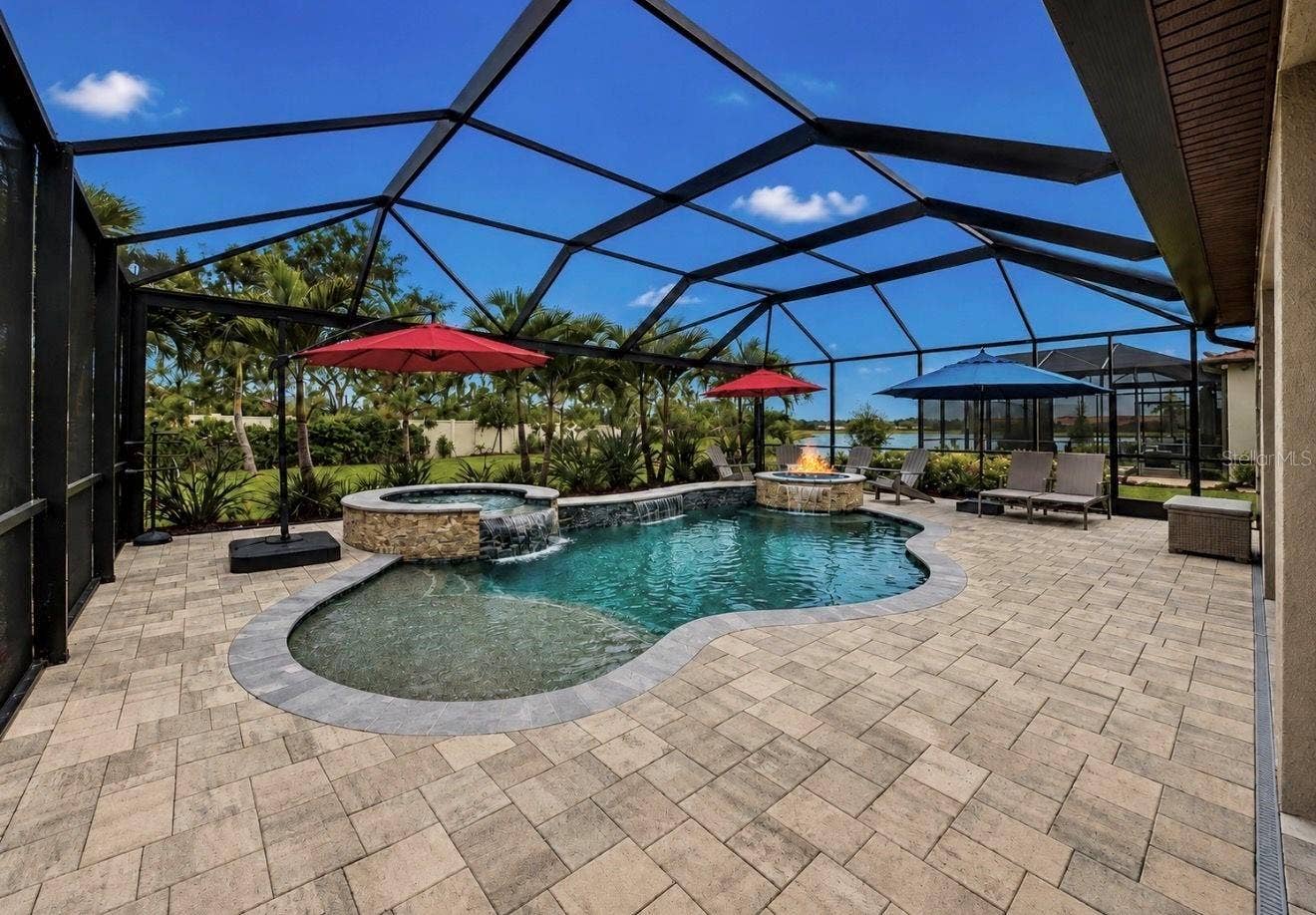 Pool, Fire pit, Spa