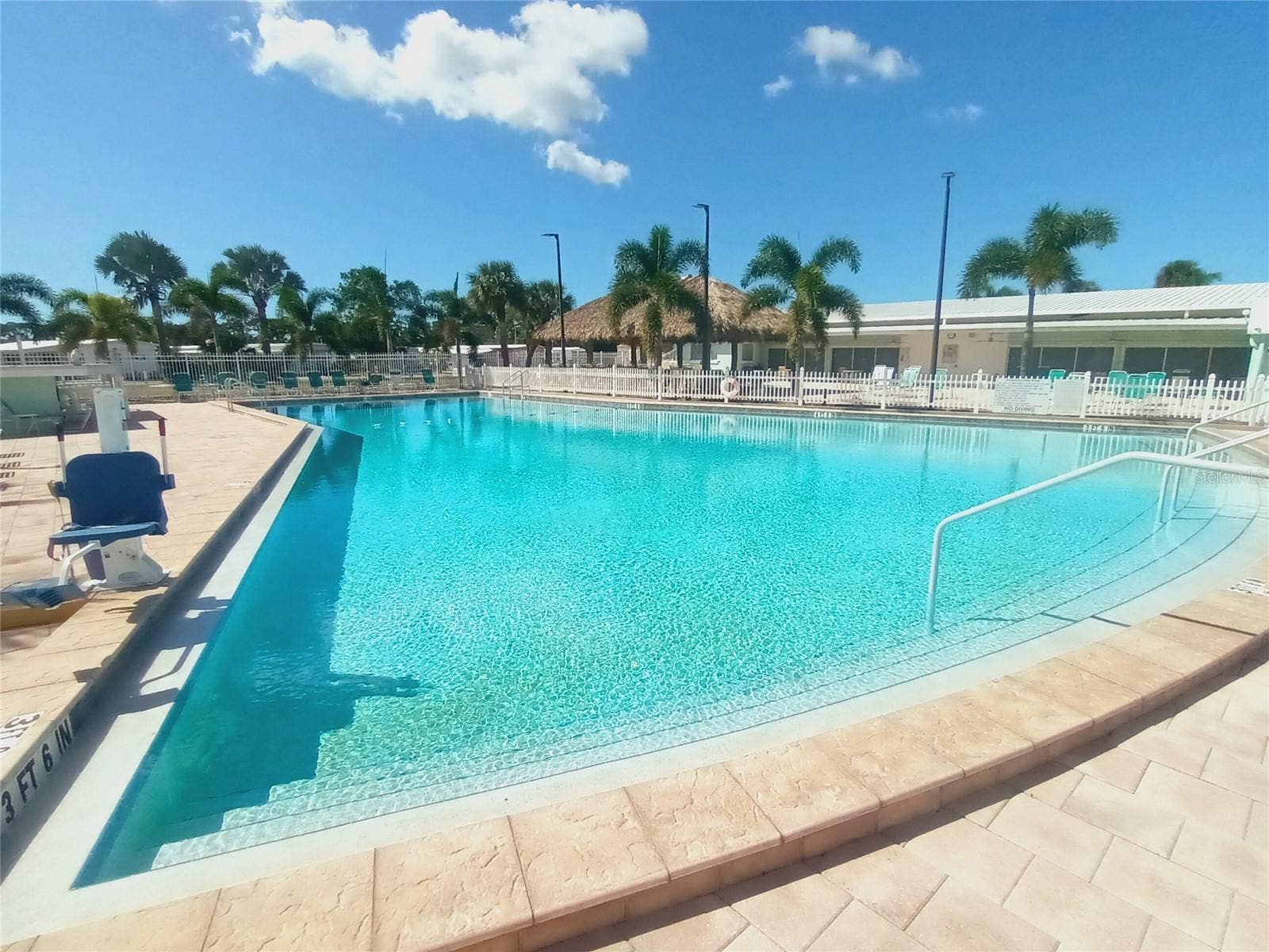 4949 OAKLAND HILLS AVENUE, Sarasota, FL 34234 4949 OAKLAND HILLS AVENUE, Sarasota, FL 34234