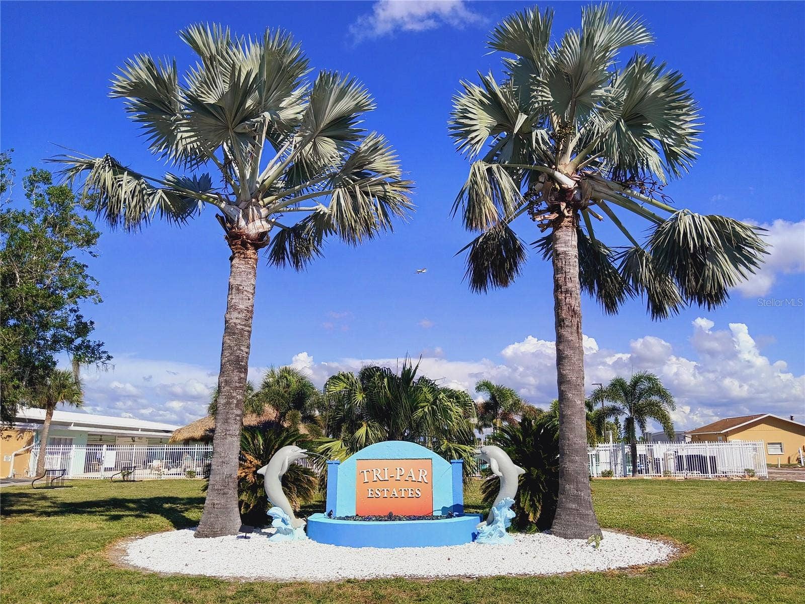 4949 OAKLAND HILLS AVENUE, Sarasota, FL 34234 4949 OAKLAND HILLS AVENUE, Sarasota, FL 34234