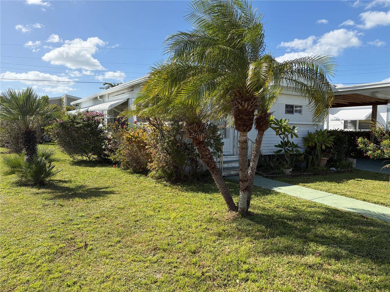 4949 OAKLAND HILLS AVENUE, Sarasota, FL 34234 4949 OAKLAND HILLS AVENUE, Sarasota, FL 34234