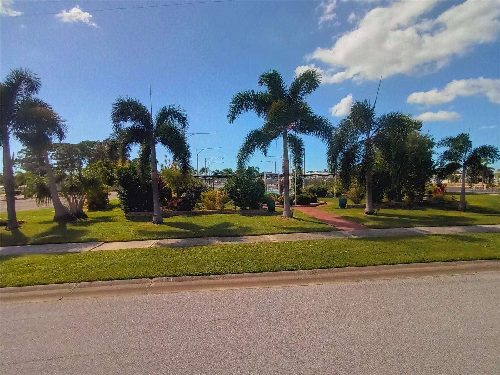 4949 OAKLAND HILLS AVENUE, Sarasota, FL 34234 4949 OAKLAND HILLS AVENUE, Sarasota, FL 34234