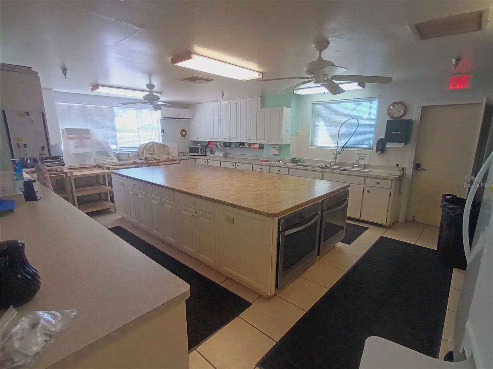 4949 OAKLAND HILLS AVENUE, Sarasota, FL 34234 4949 OAKLAND HILLS AVENUE, Sarasota, FL 34234