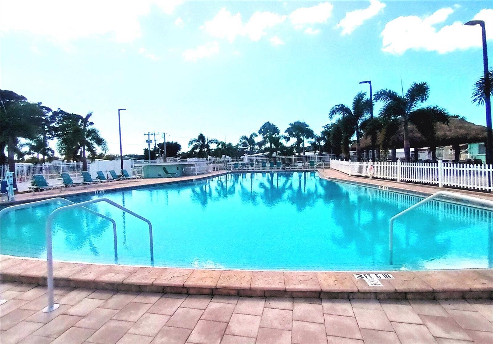 4949 OAKLAND HILLS AVENUE, Sarasota, FL 34234 4949 OAKLAND HILLS AVENUE, Sarasota, FL 34234