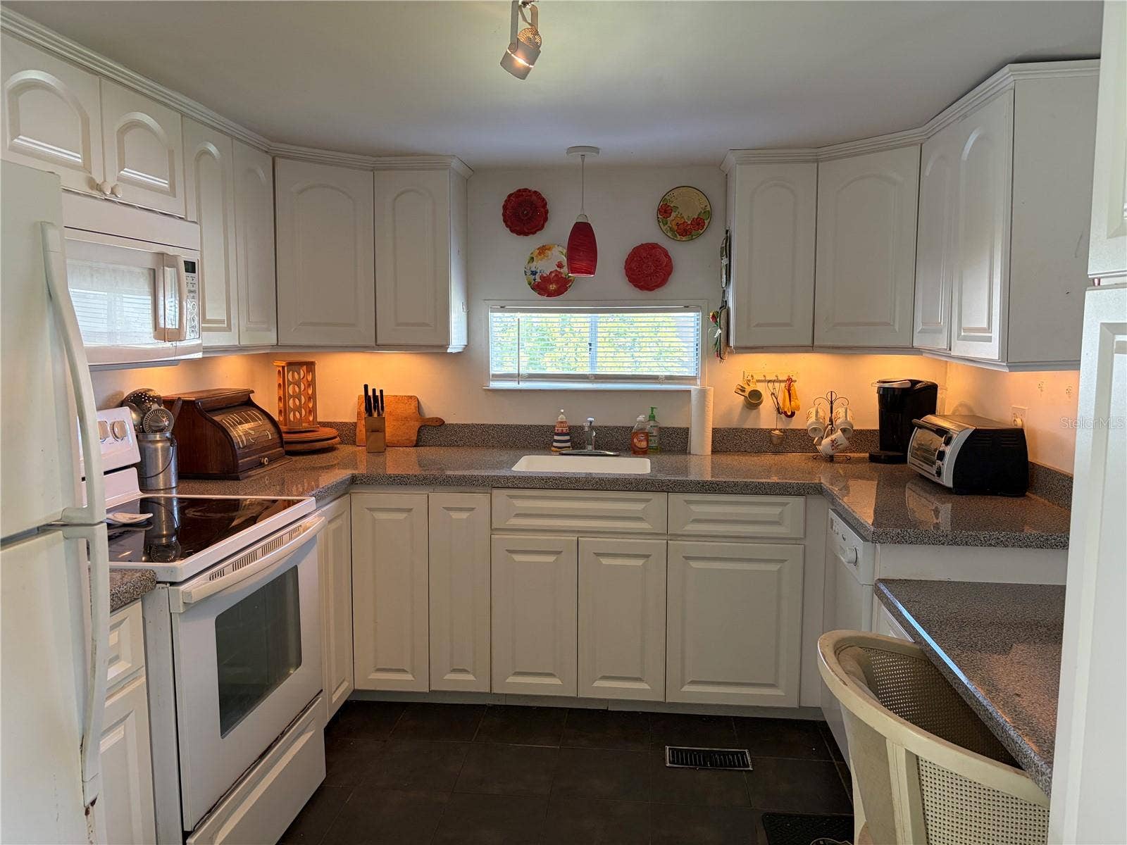 4949 OAKLAND HILLS AVENUE, Sarasota, FL 34234 4949 OAKLAND HILLS AVENUE, Sarasota, FL 34234