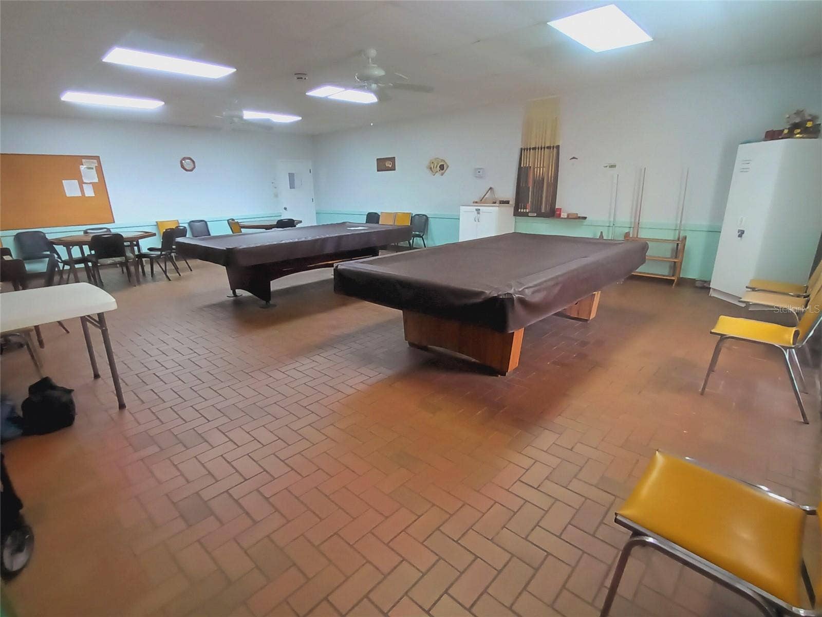 4949 OAKLAND HILLS AVENUE, Sarasota, FL 34234 4949 OAKLAND HILLS AVENUE, Sarasota, FL 34234