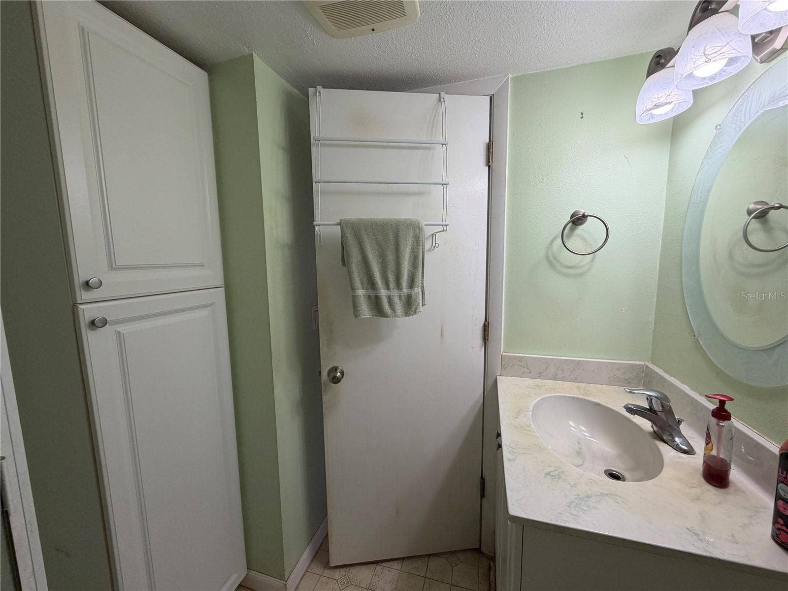 4949 OAKLAND HILLS AVENUE, Sarasota, FL 34234 4949 OAKLAND HILLS AVENUE, Sarasota, FL 34234
