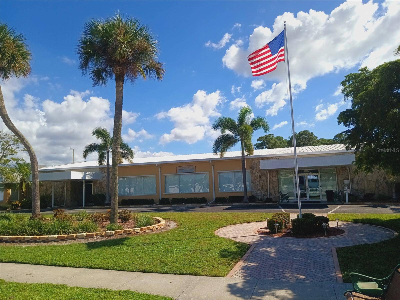 4949 OAKLAND HILLS AVENUE, Sarasota, FL 34234 4949 OAKLAND HILLS AVENUE, Sarasota, FL 34234