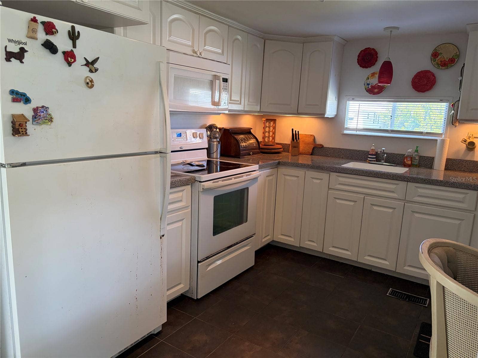 4949 OAKLAND HILLS AVENUE, Sarasota, FL 34234 4949 OAKLAND HILLS AVENUE, Sarasota, FL 34234