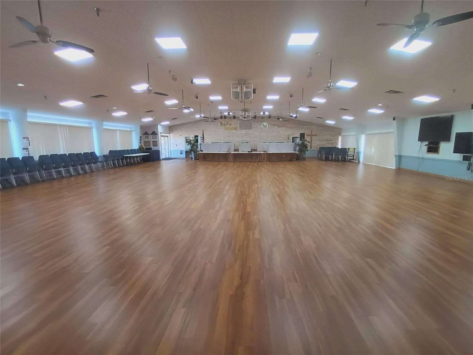 4949 OAKLAND HILLS AVENUE, Sarasota, FL 34234 4949 OAKLAND HILLS AVENUE, Sarasota, FL 34234