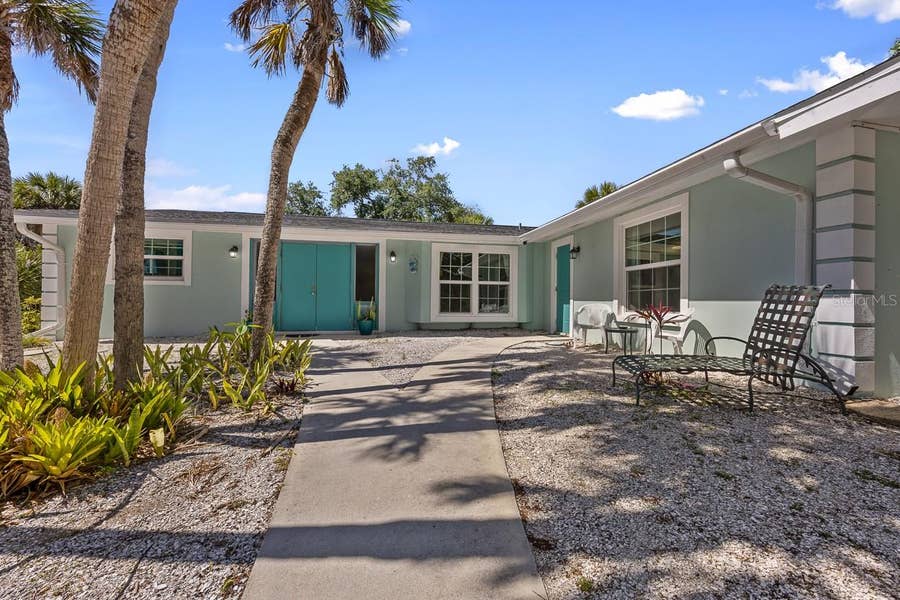 Property photo for 4055 BAY OAKS CIRCLE, Englewood, FL