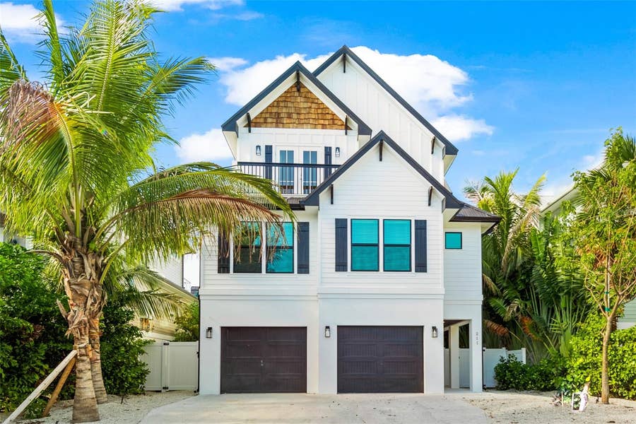 Property photo for 211 GRANT DRIVE, Sarasota, FL