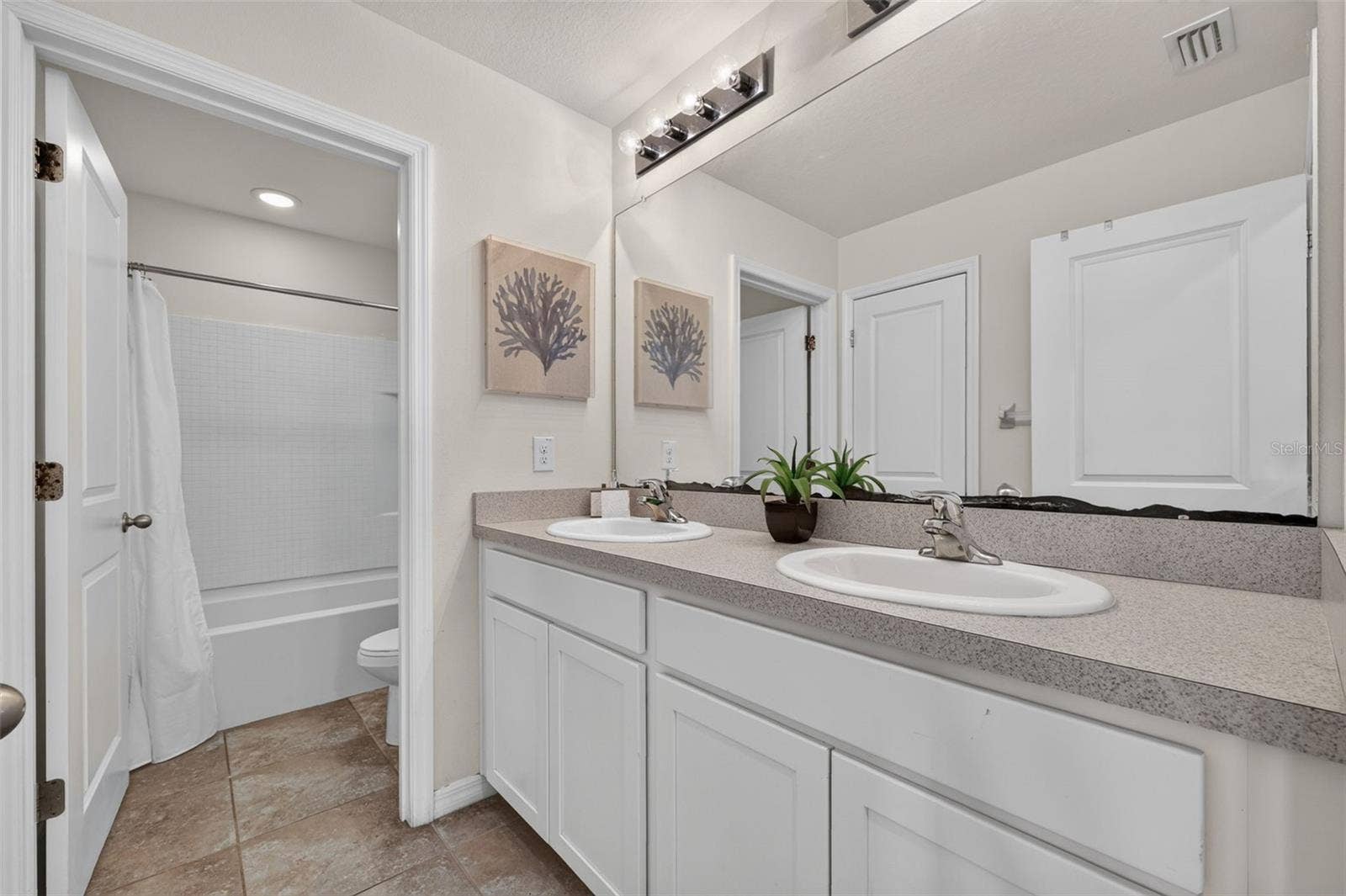 6541 DEVESTA LOOP, Palmetto, FL 34221 6541 DEVESTA LOOP, Palmetto, FL 34221